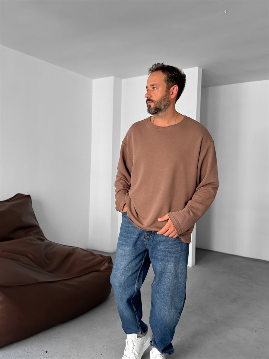 Raw Neck Basic Sweatshirt