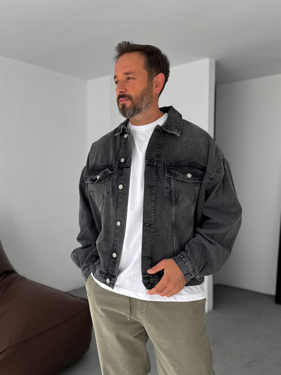 Buttoned Denim Jacket