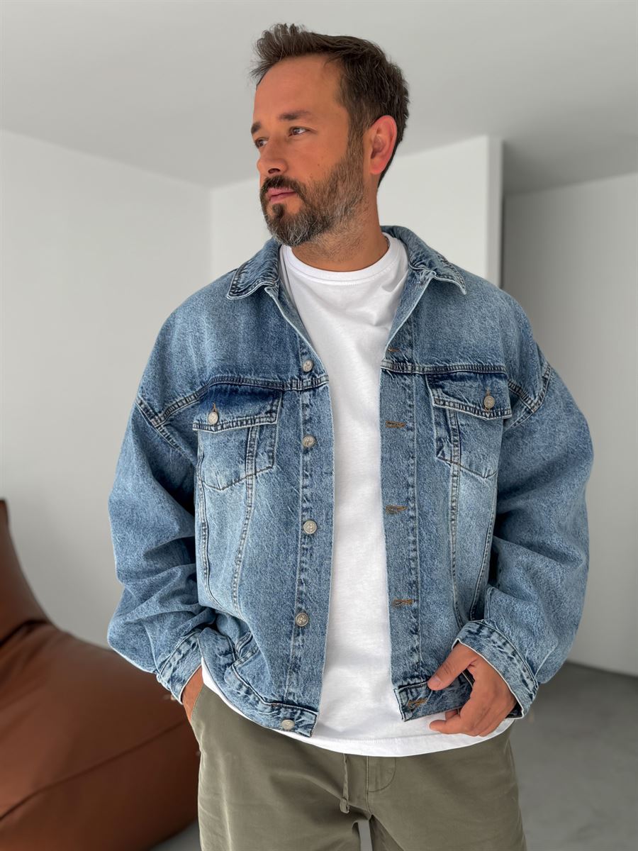 Buttoned Denim Jacket