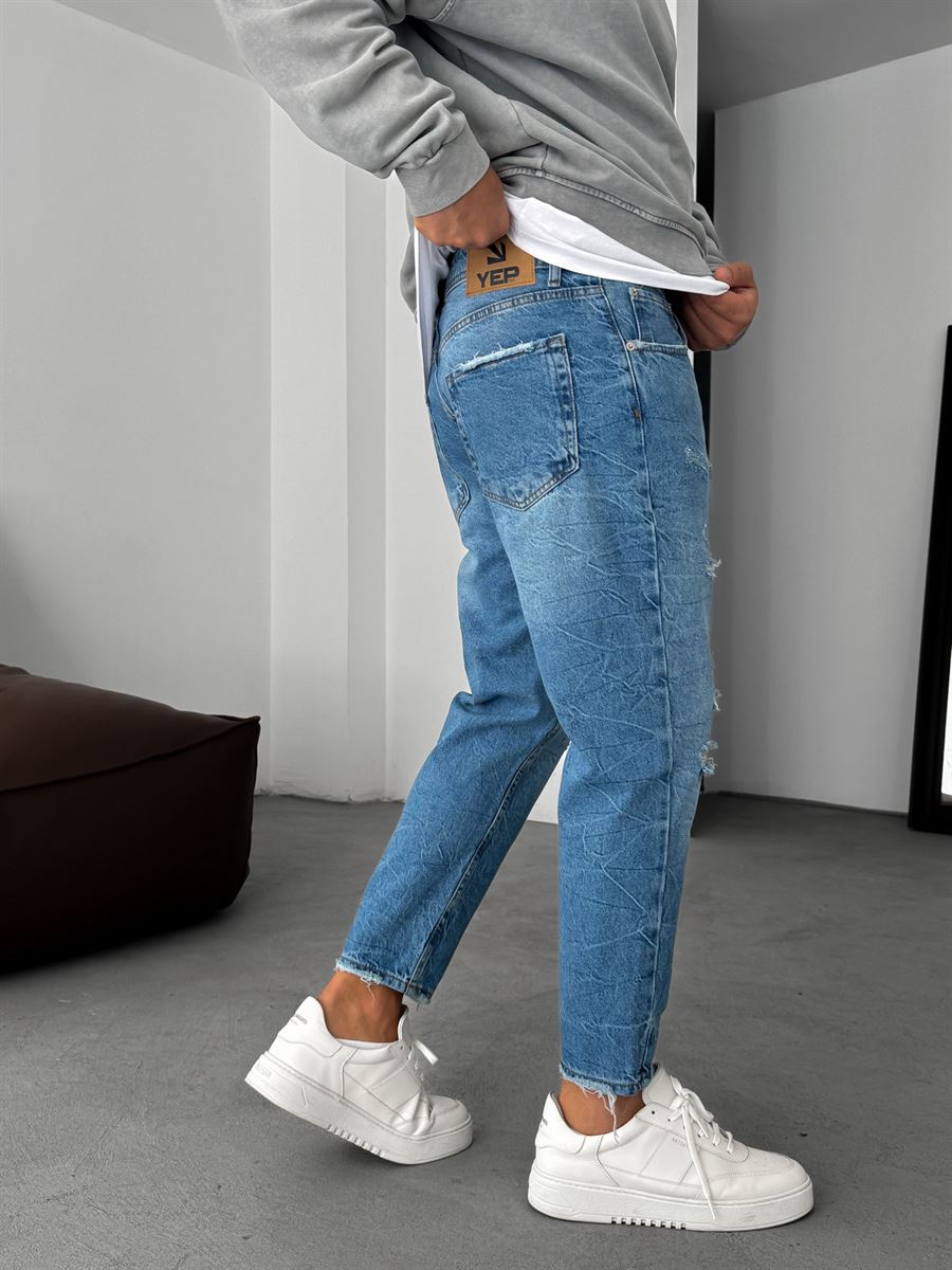 Distressed Detail Boyfriend Jean