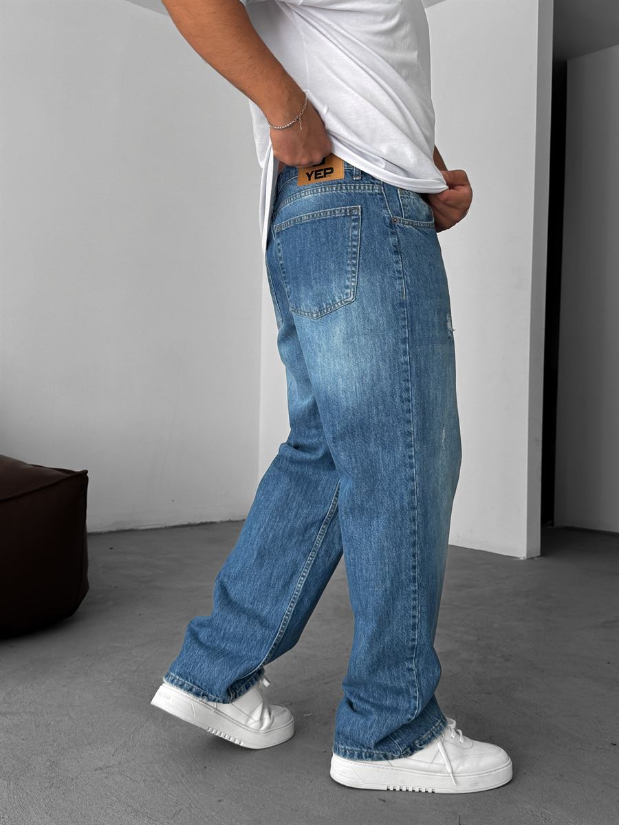 Distressed Detail Baggy Jean