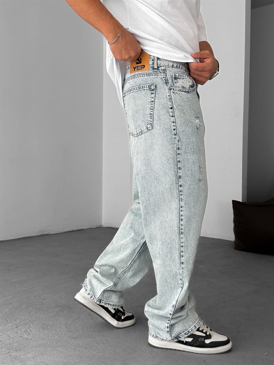Distressed Detail Baggy Jean