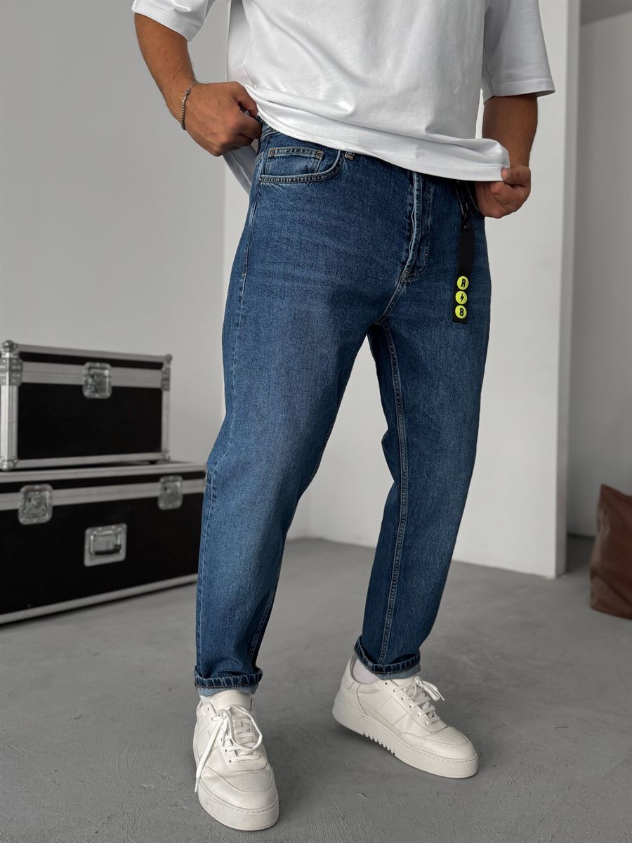 Washed Boyfriend Jean with Accessories