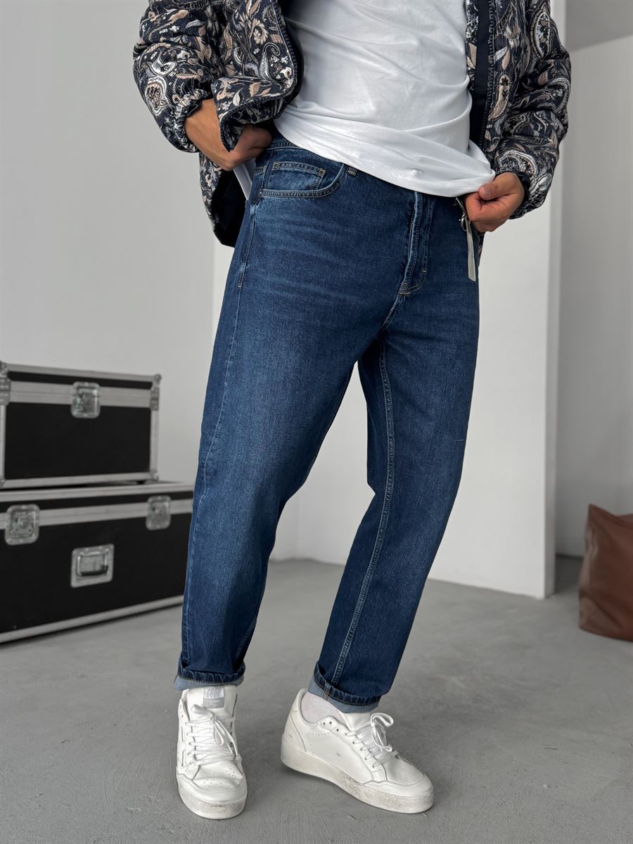 Washed Boyfriend Jean with Accessories