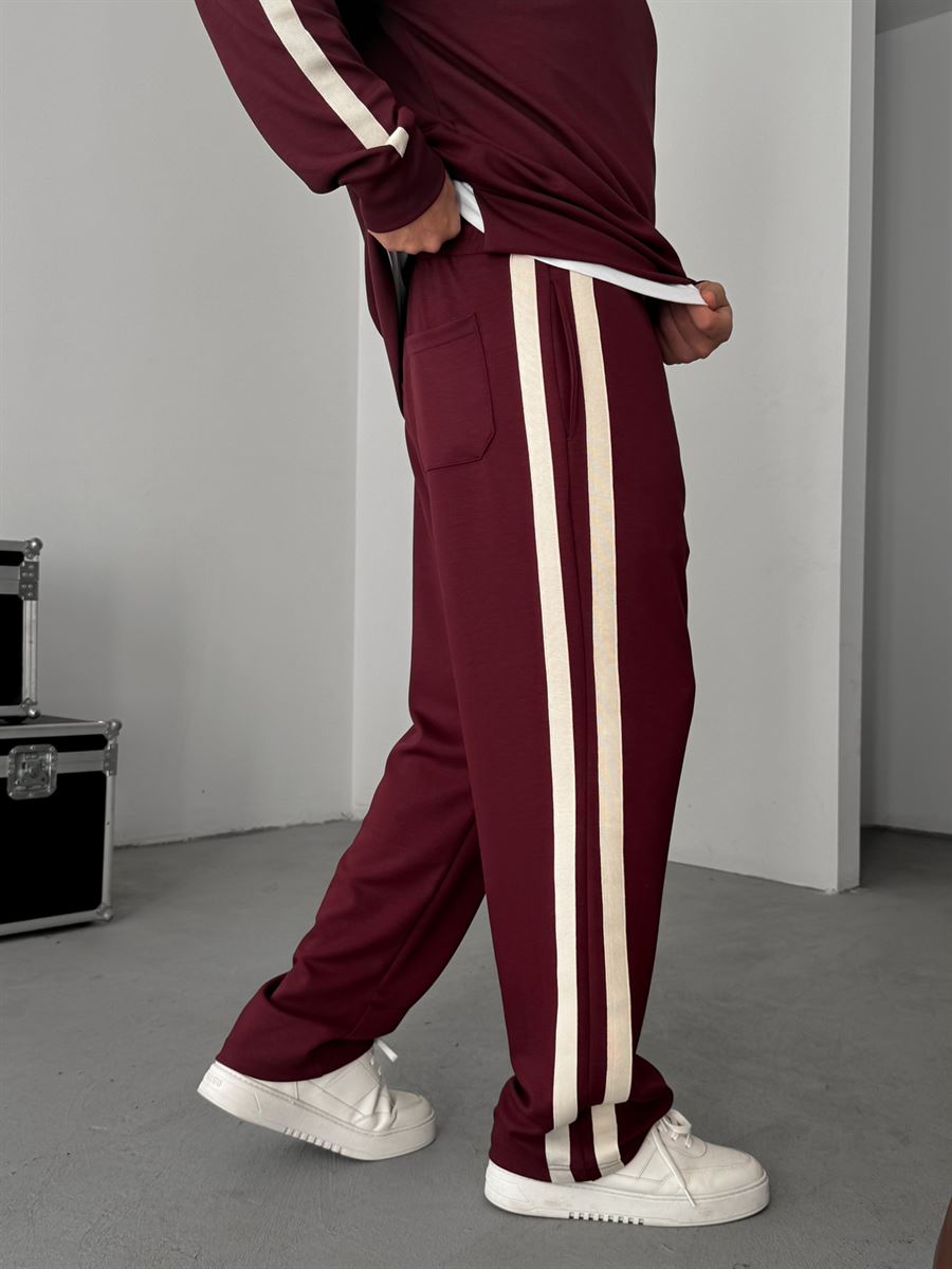 R-Embossed Sweatpants