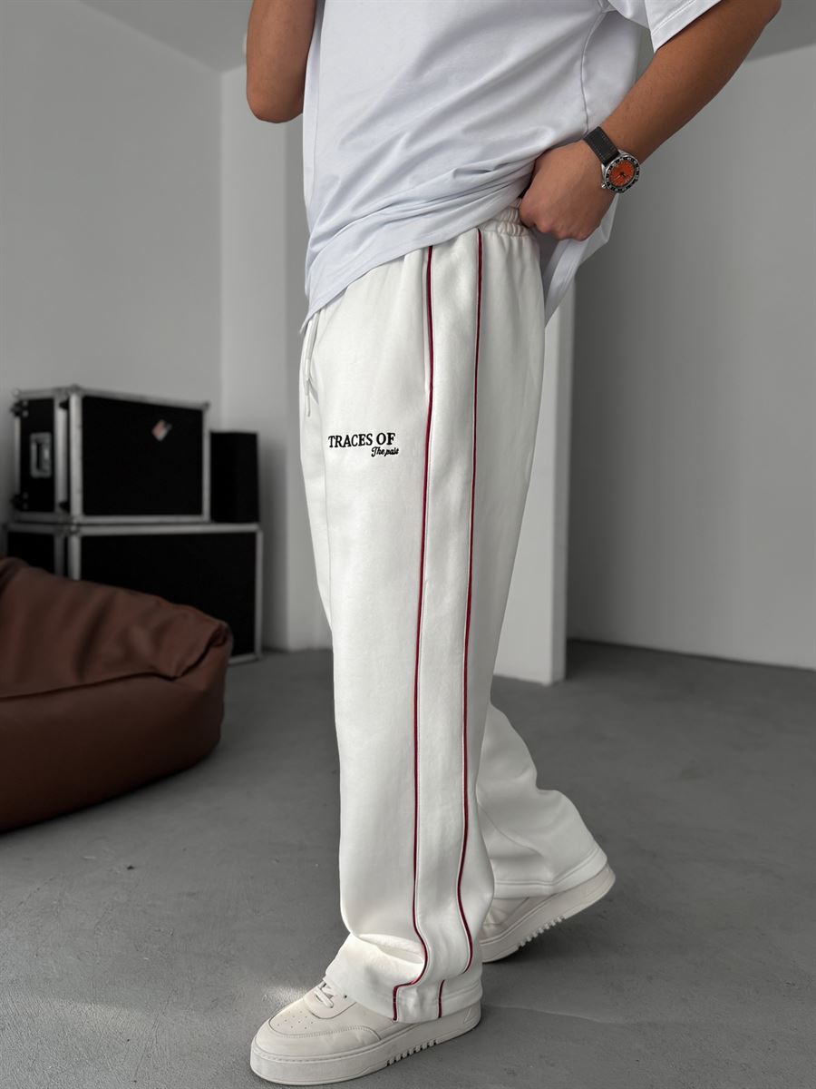 Traces Embroidered Sweatpants