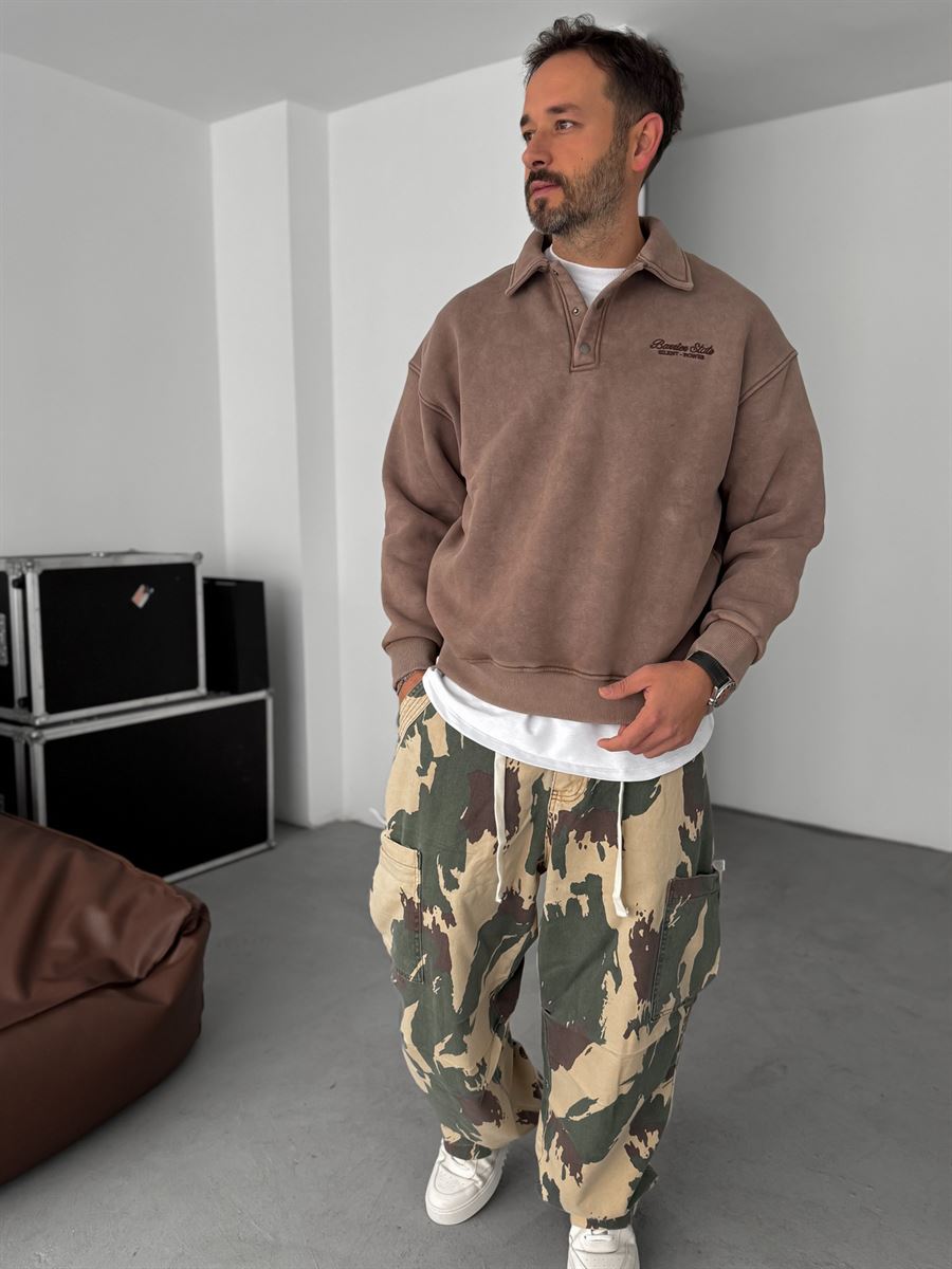 Buttoned Collar Washed Sweatshirt