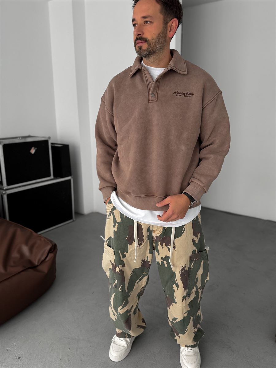 Buttoned Collar Washed Sweatshirt