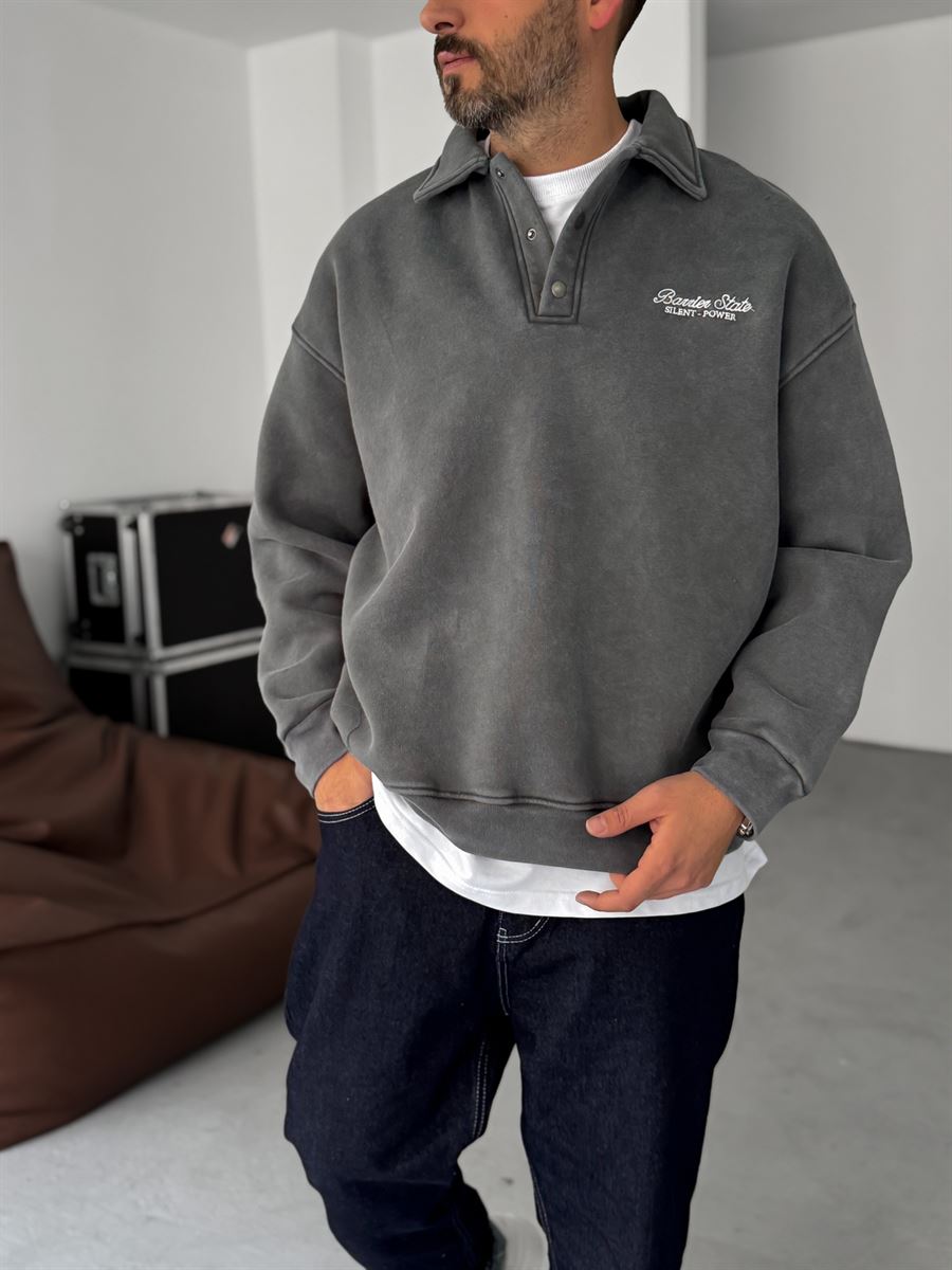 Buttoned Collar Washed Sweatshirt