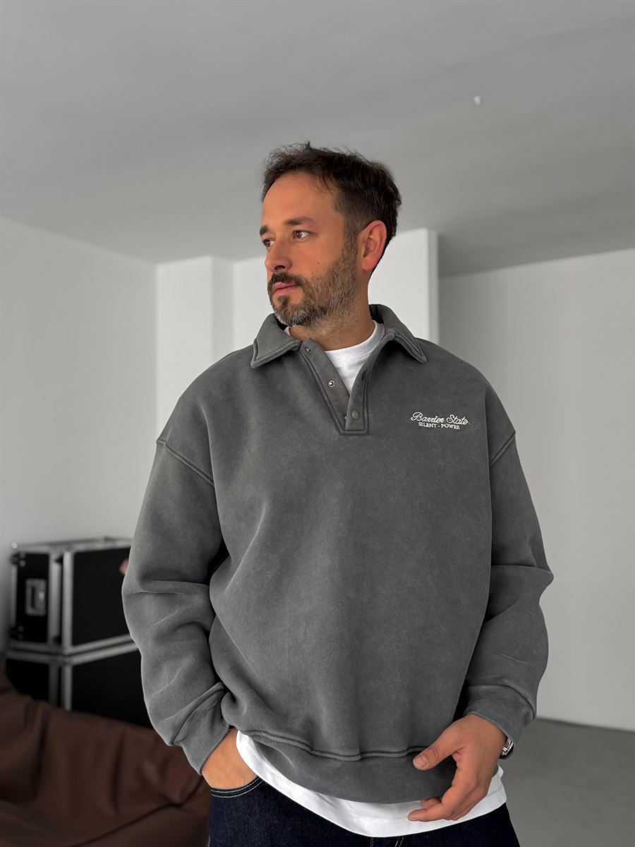 Buttoned Collar Washed Sweatshirt