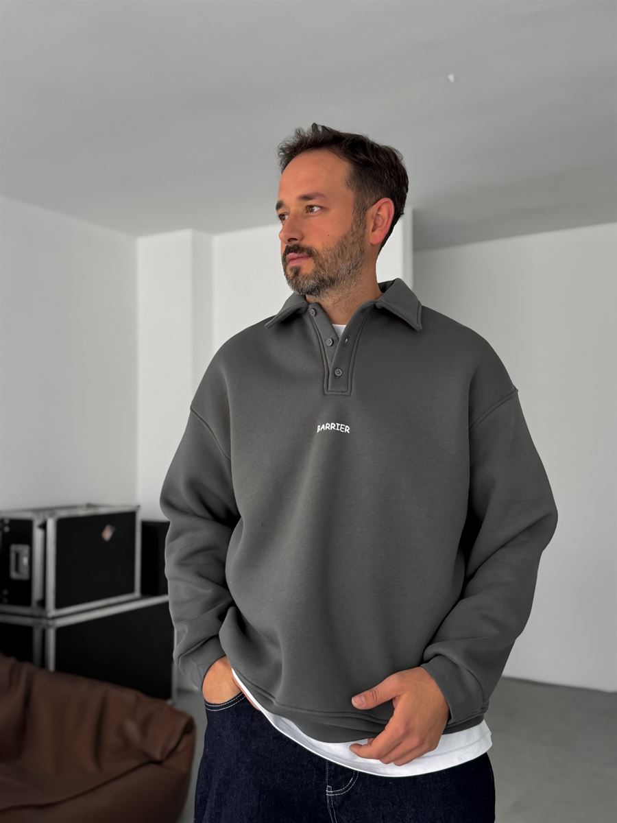 Embroidered Collared Sweatshirt