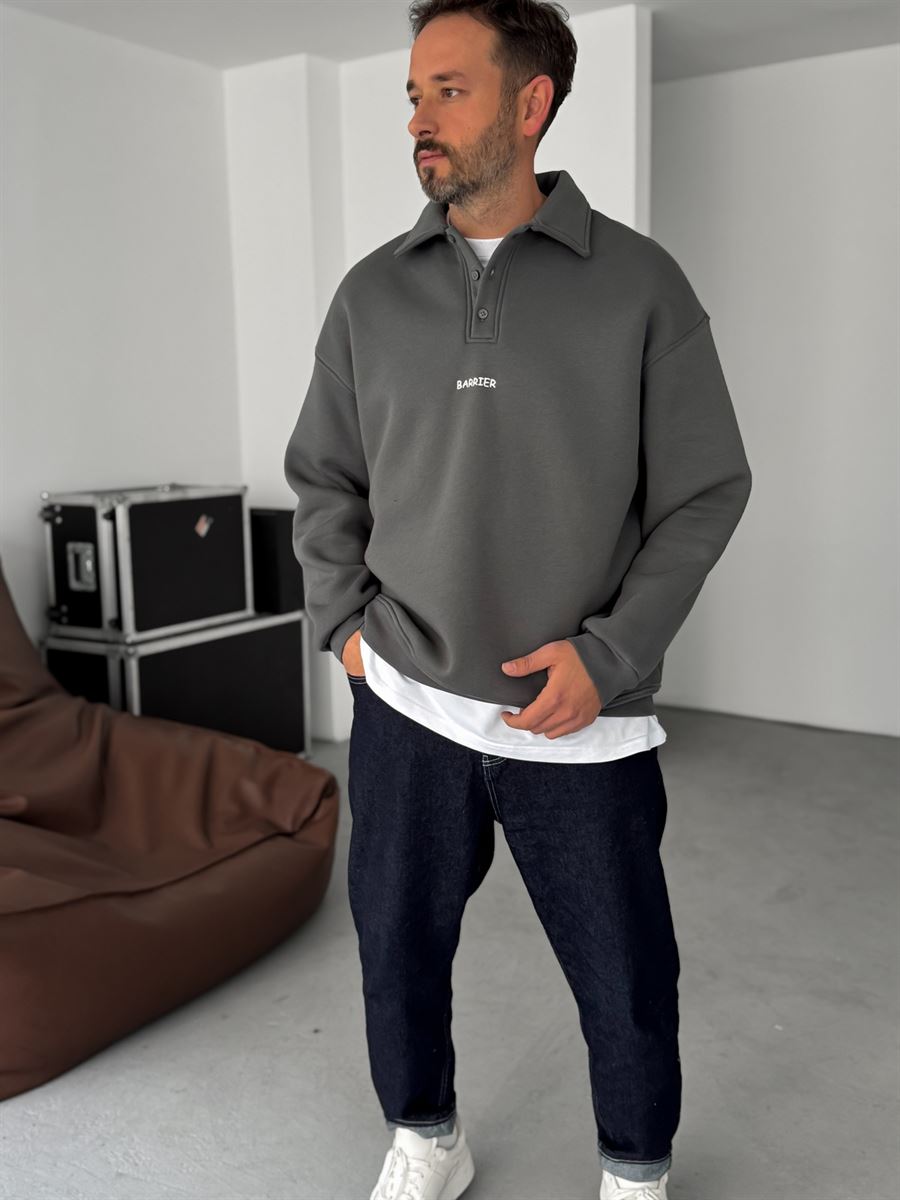 Embroidered Collared Sweatshirt