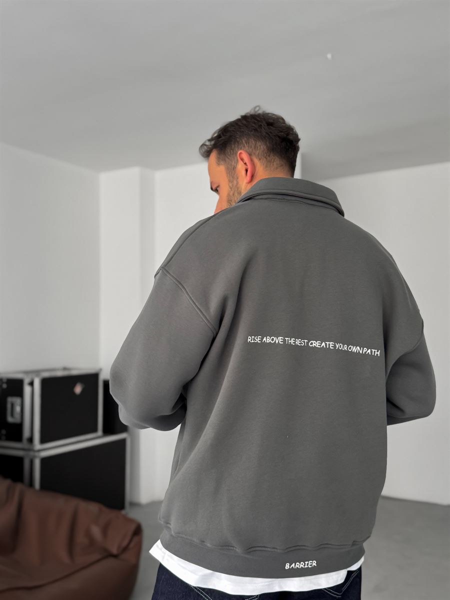 Embroidered Collared Sweatshirt