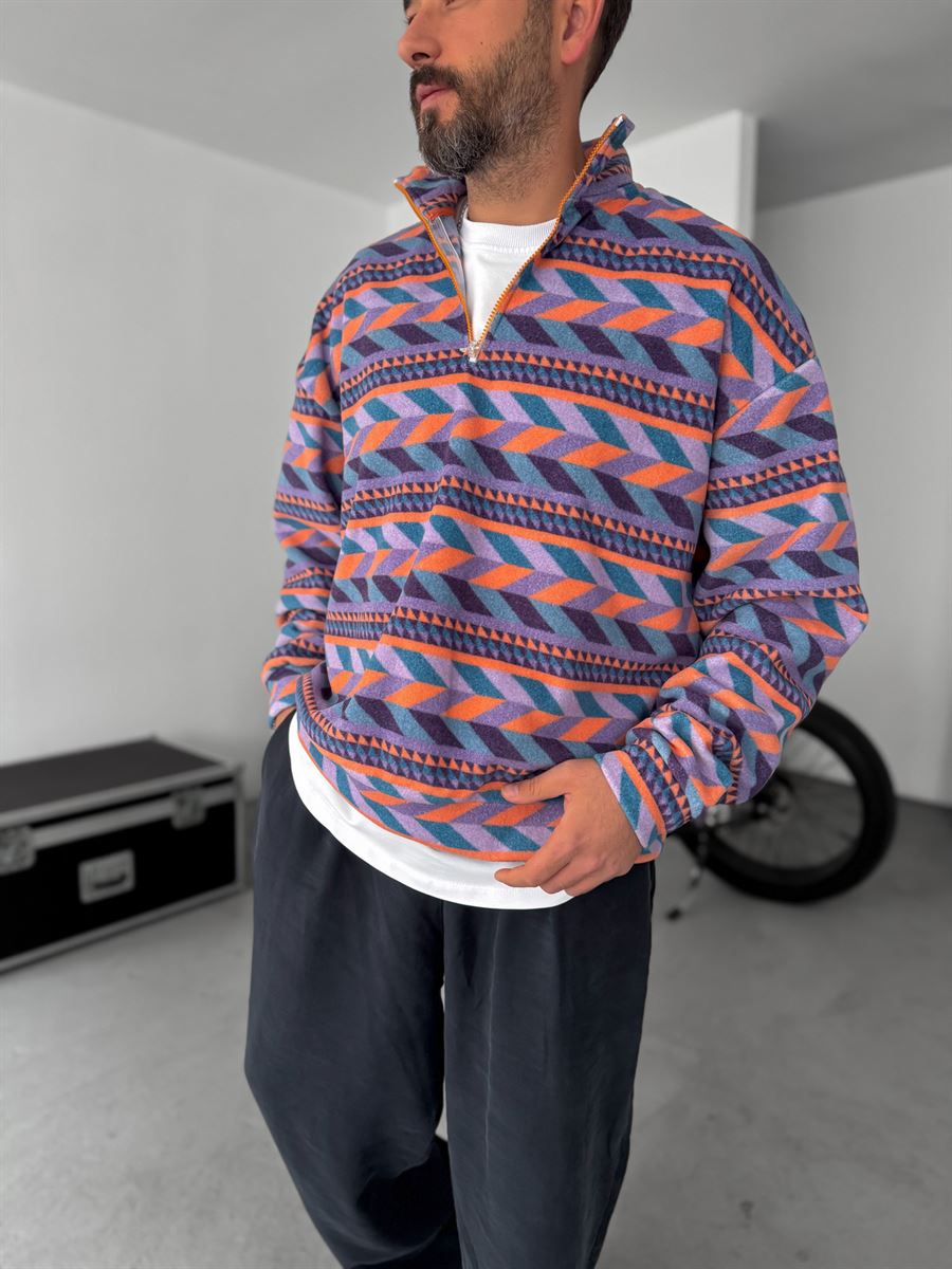 Geometric Patterned Polar Fleece Sweatshirt