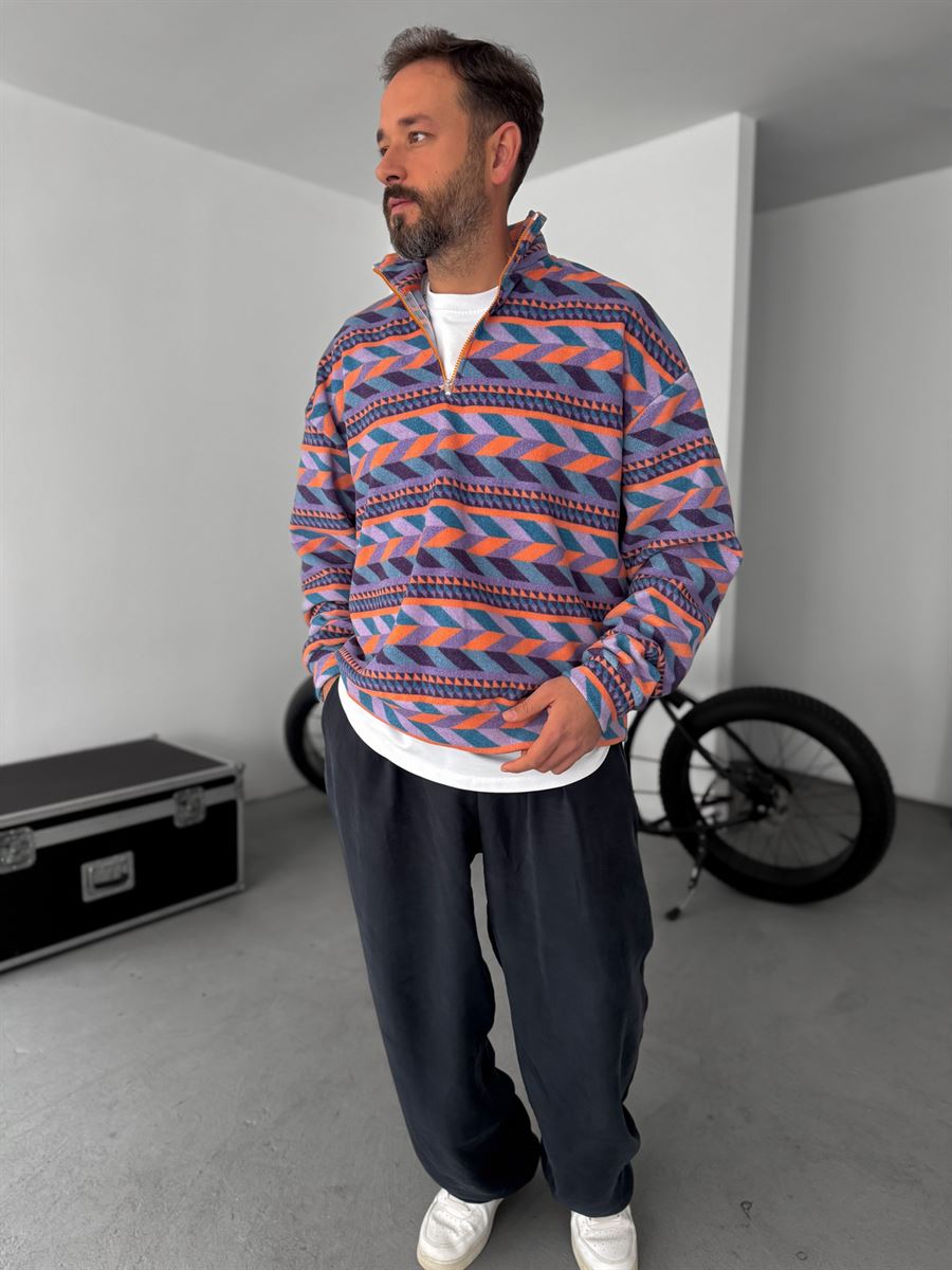 Geometric Patterned Polar Fleece Sweatshirt