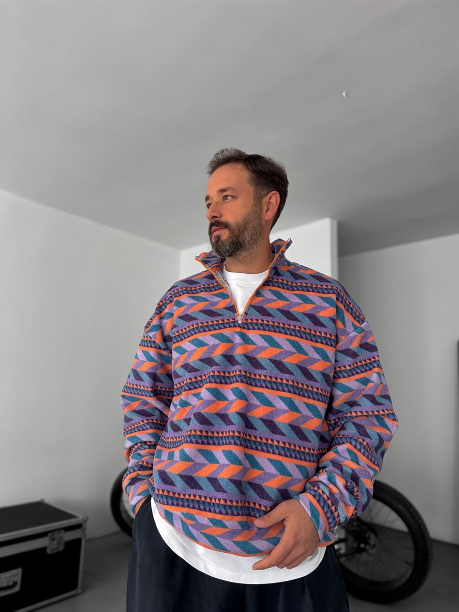 Geometric Patterned Polar Fleece Sweatshirt