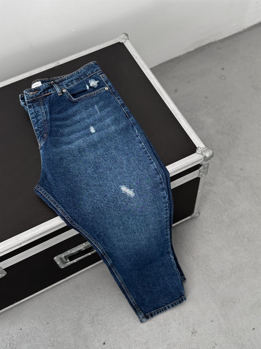 Distressed Effected Boyfriend Jean