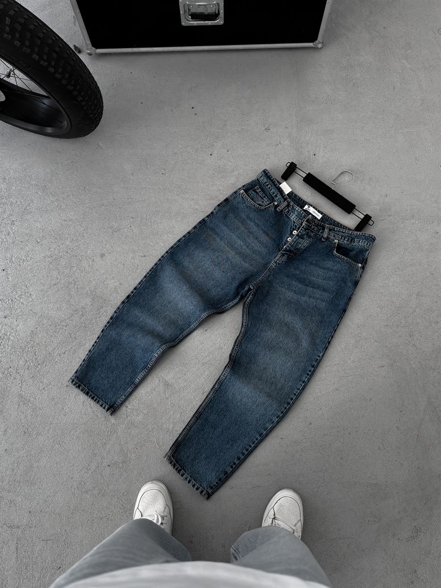 Washed Effected Boyfriend Jean