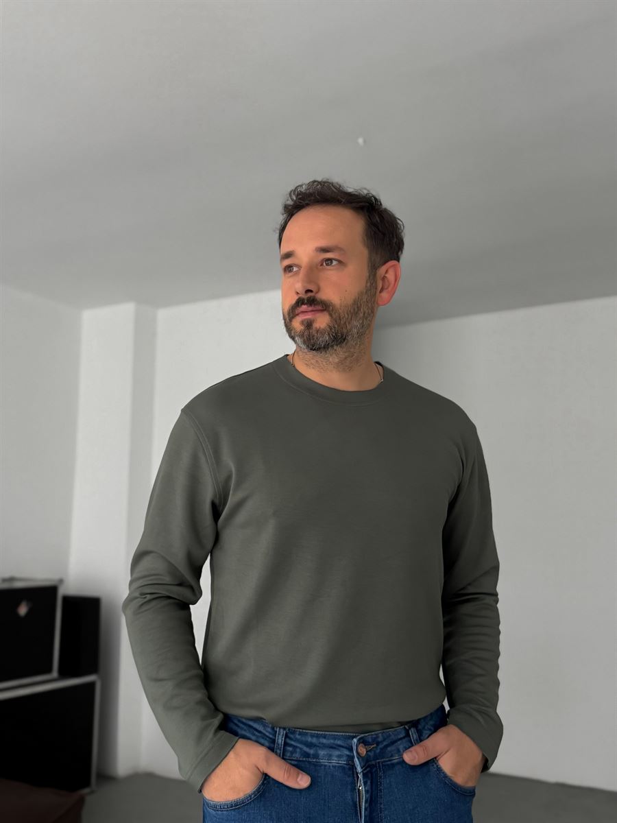 Modal Fabric Lycra Slim Fit Sweatshirt