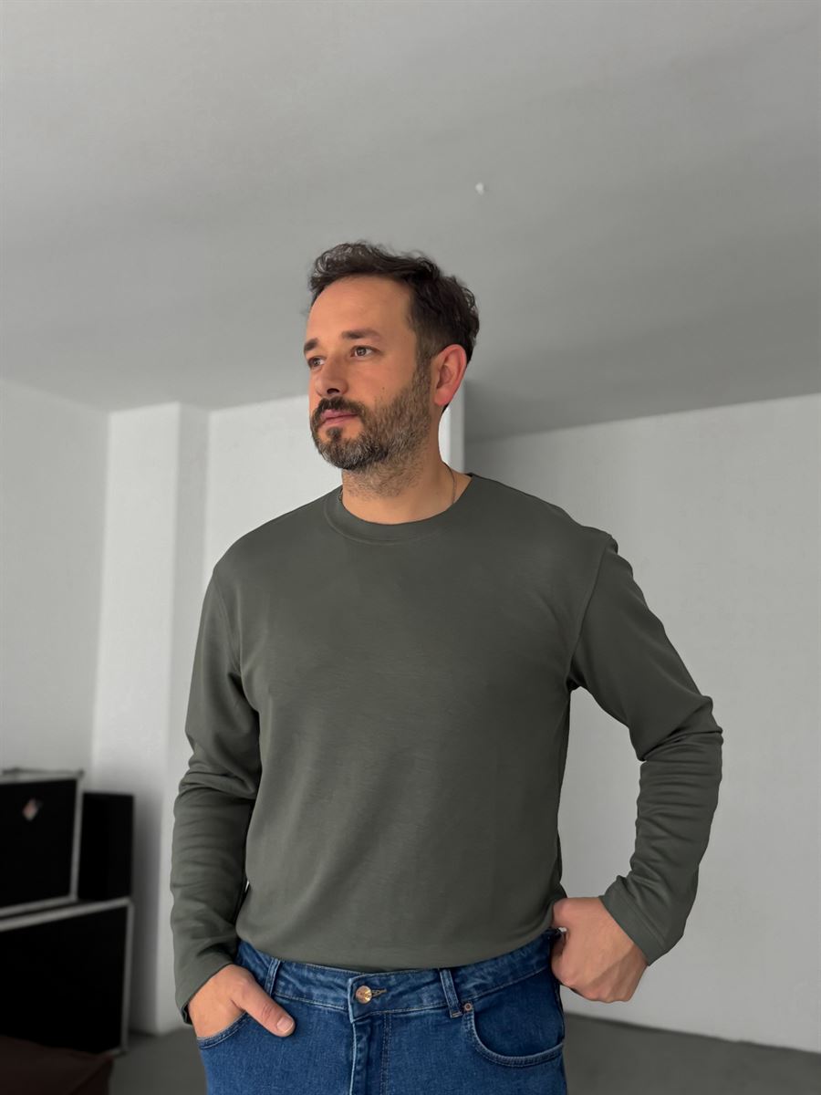 Modal Fabric Lycra Slim Fit Sweatshirt