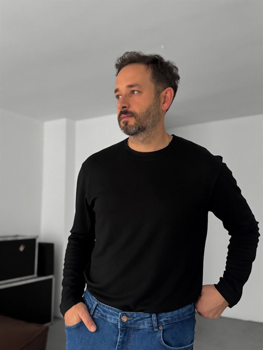 Modal Fabric Lycra Slim Fit Sweatshirt