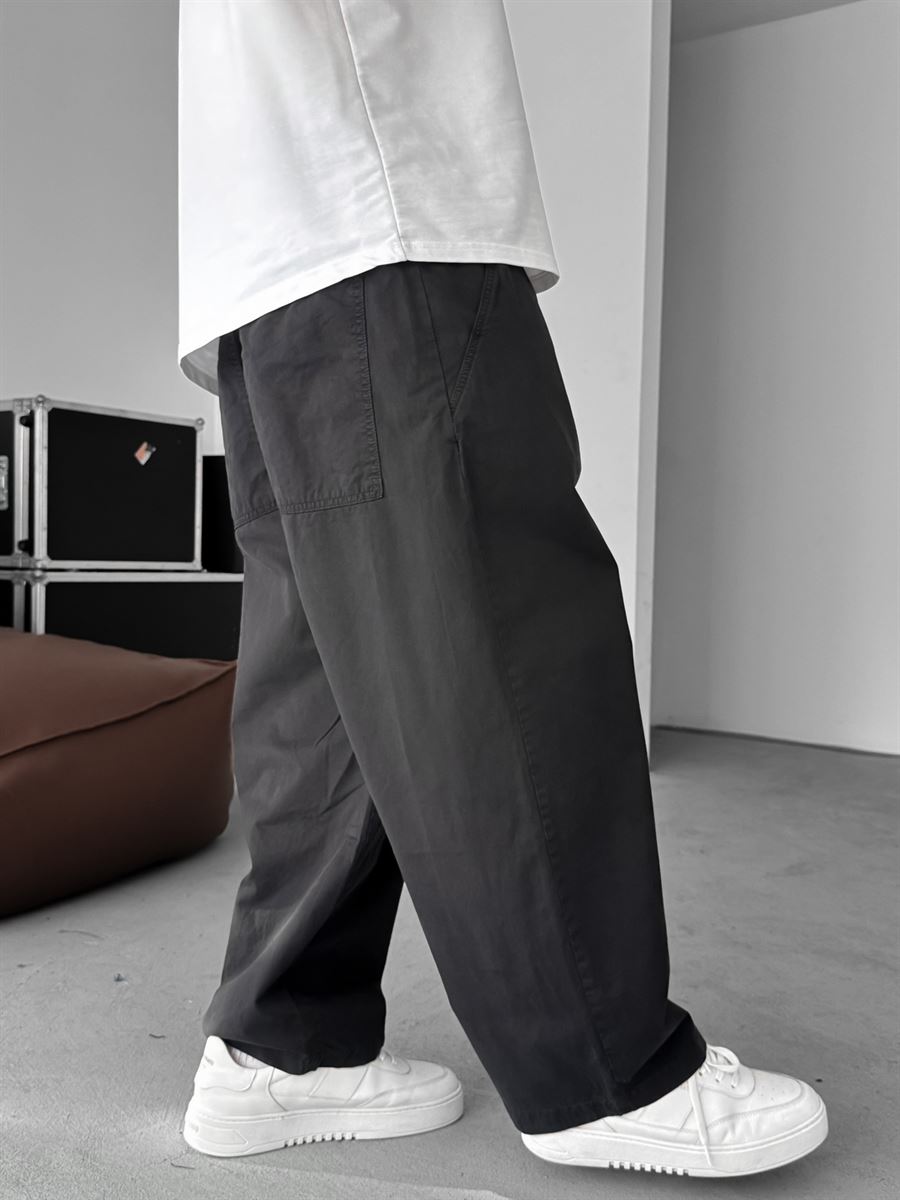 Loose Fit Pleated Gabardine Pants
