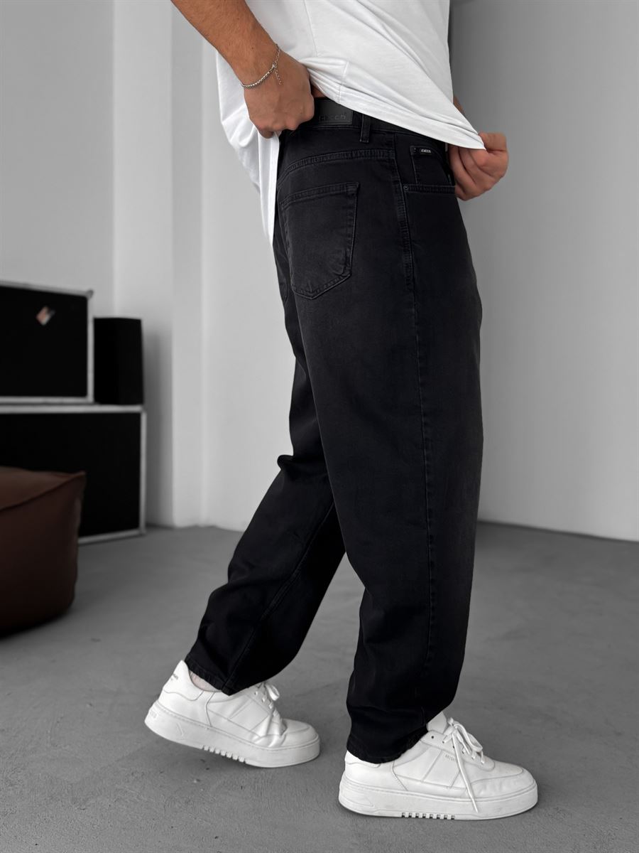 Loose Fit Jean