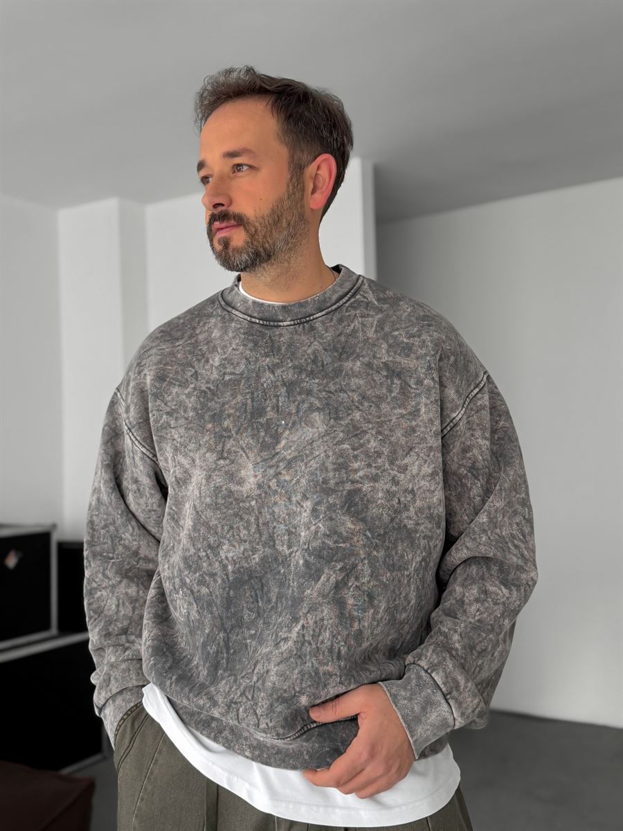 Embroidery Detailed Washed Sweatshirt