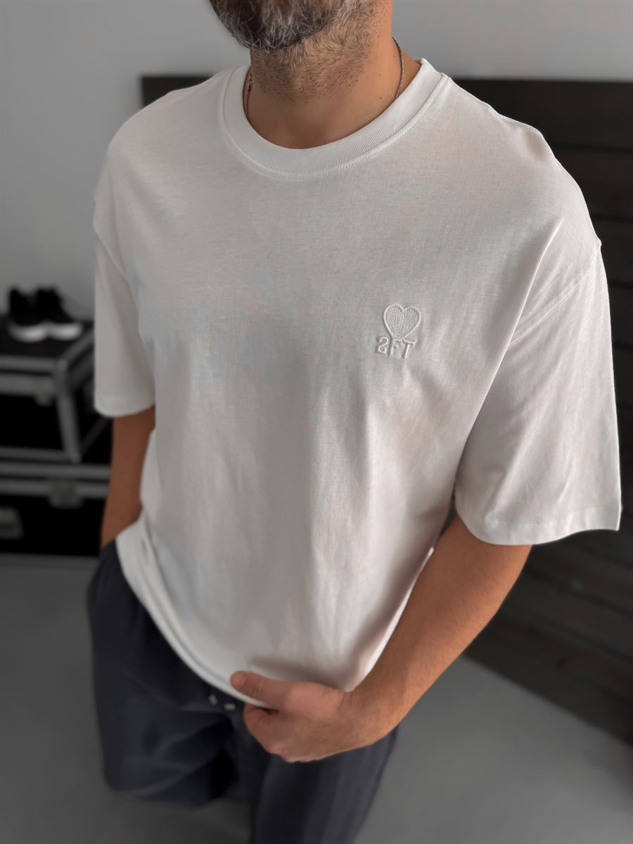 White Heart Embroidered Oversize T-Shirt TW-1023