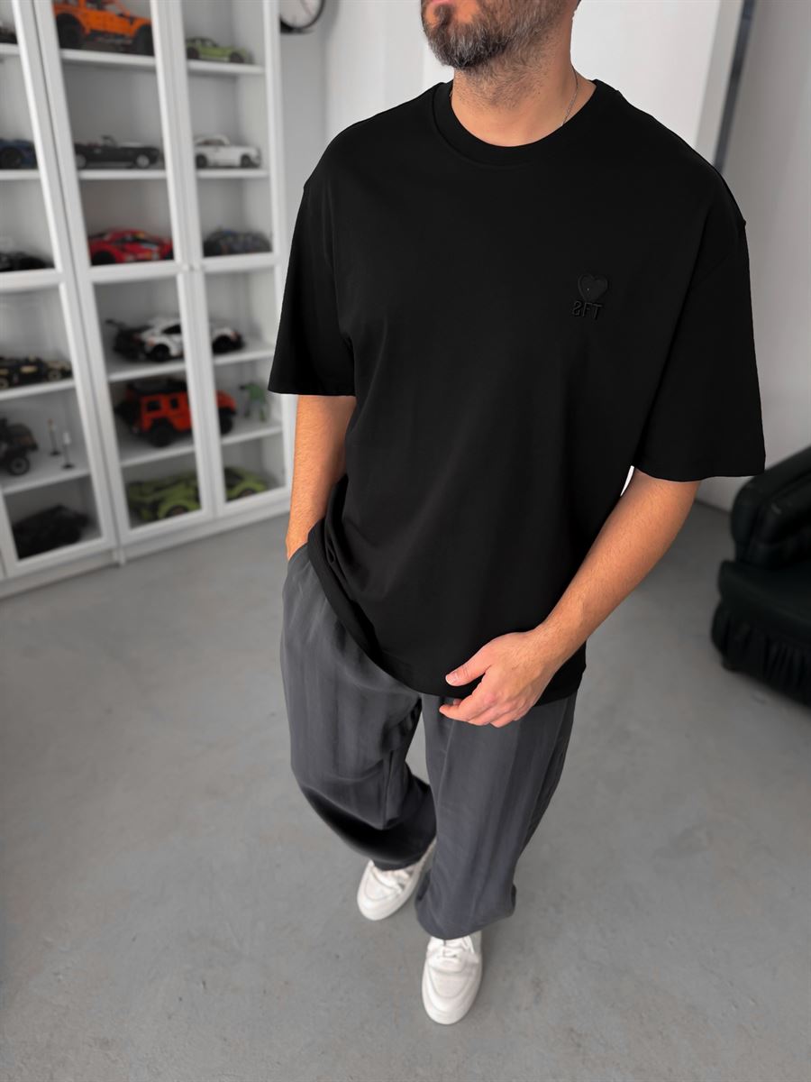 Black Heart Embroidered Oversize T-Shirt TW-1023