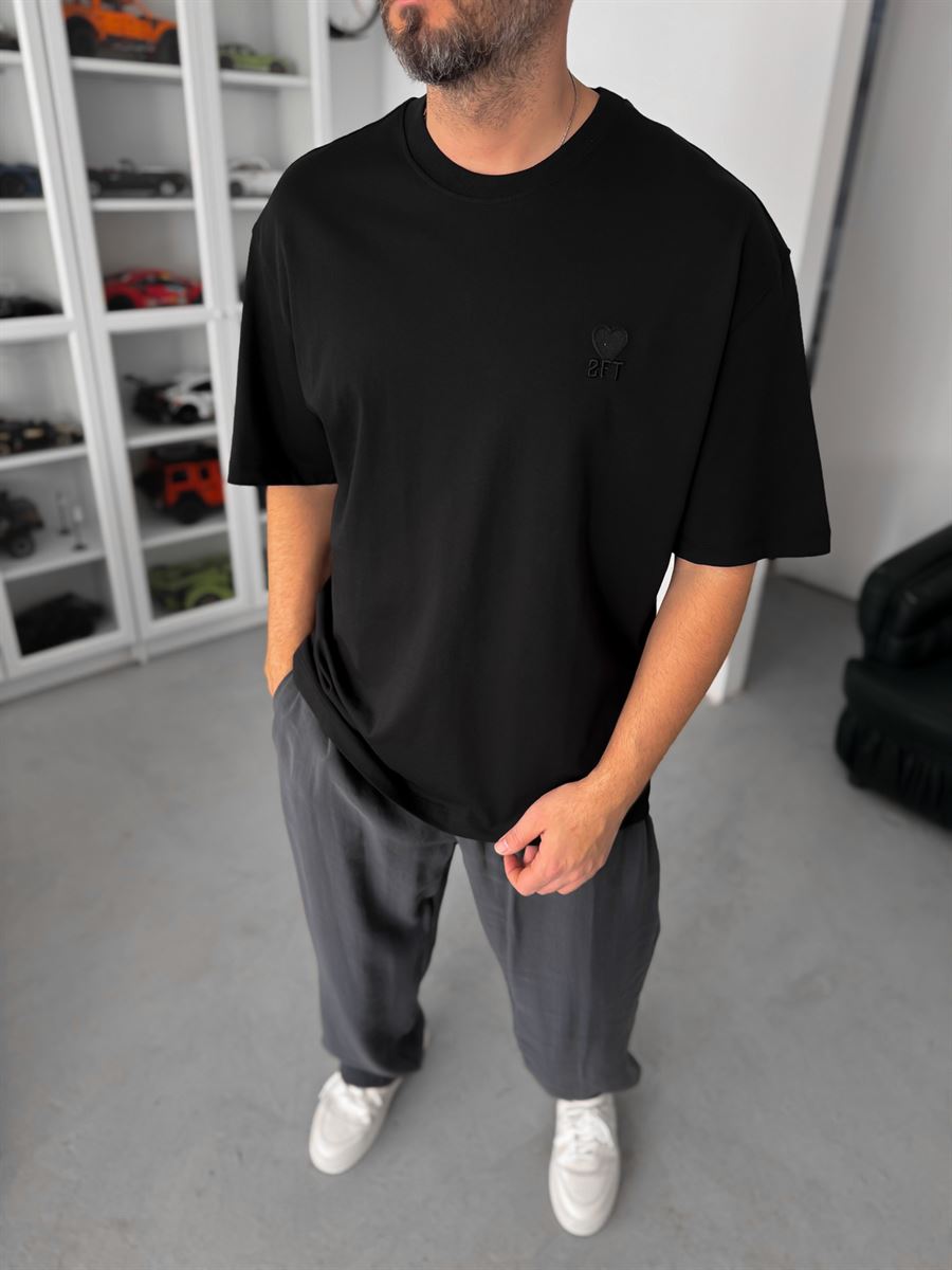 Black Heart Embroidered Oversize T-Shirt TW-1023