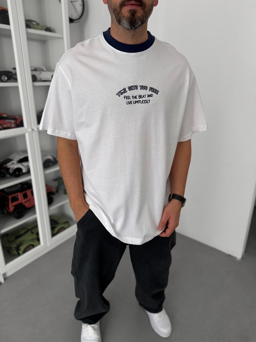Navy Blue Oversize T-Shirt with Embroidered Text C-028