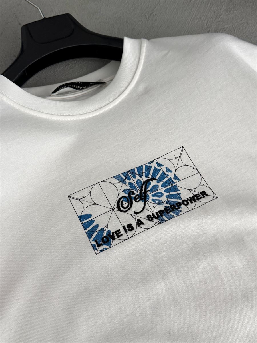 White Self-Embroidered Back Print Oversize T-Shirt SW-5056
