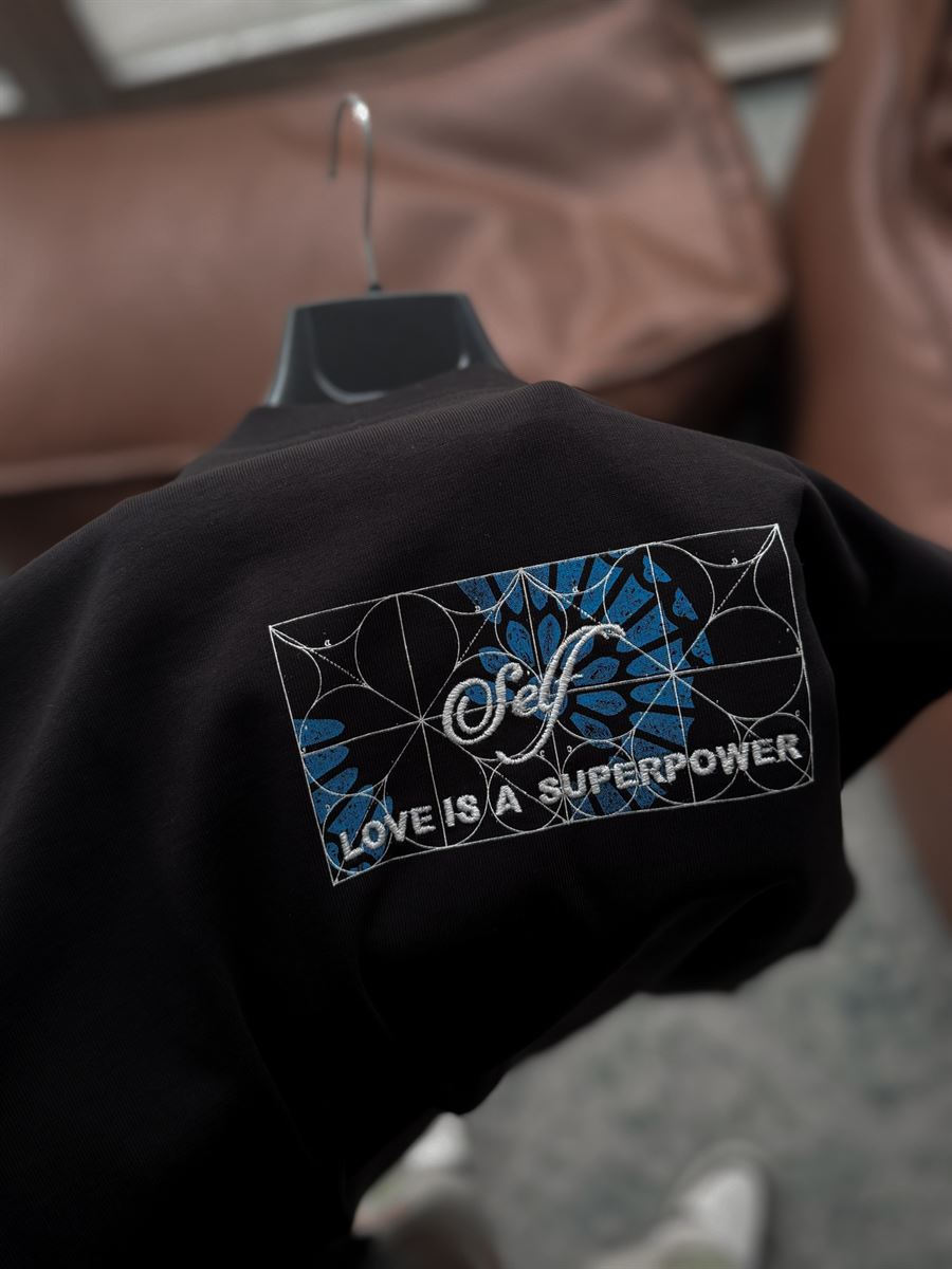 Black Self-Embroidered Back Print Oversize T-Shirt SW-5056