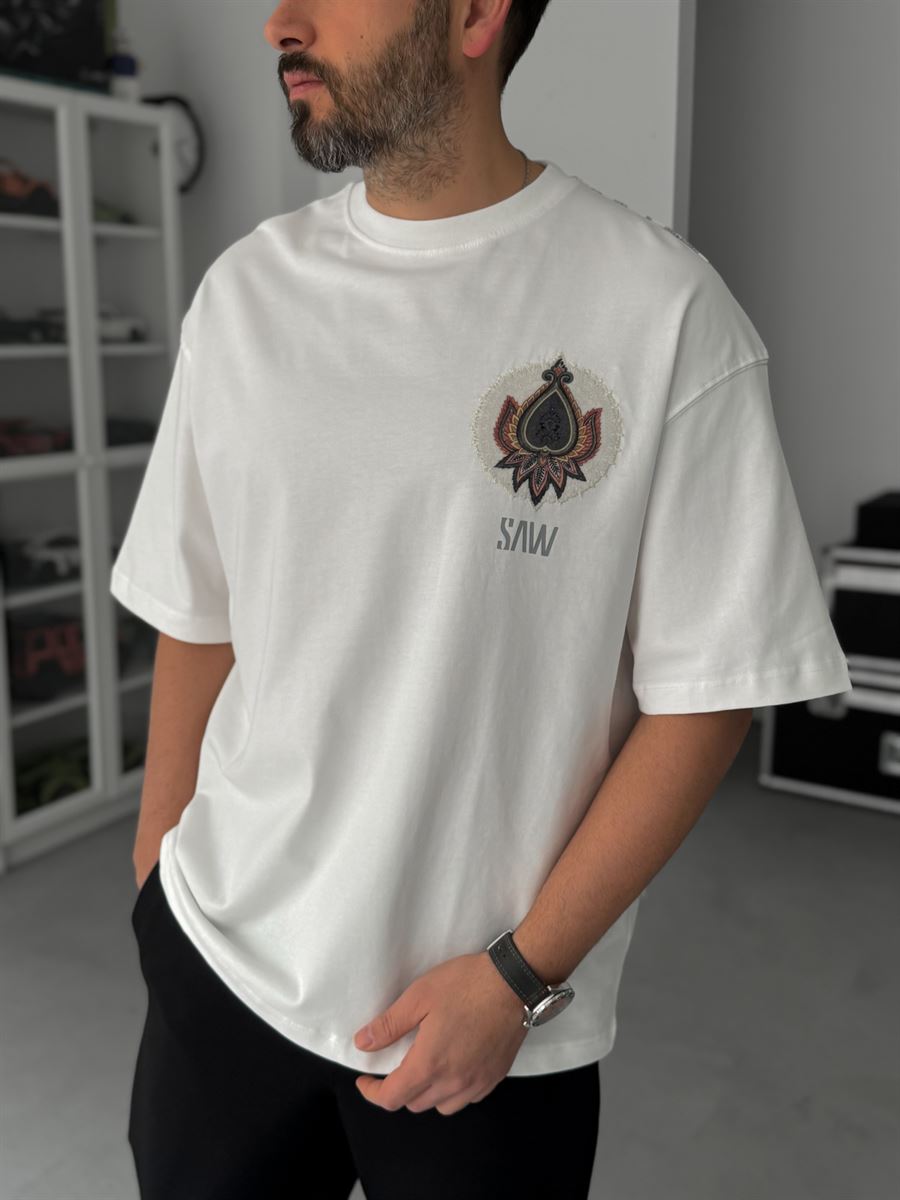 White Embroidered Carpet Patch Oversize T-Shirt SW-5112