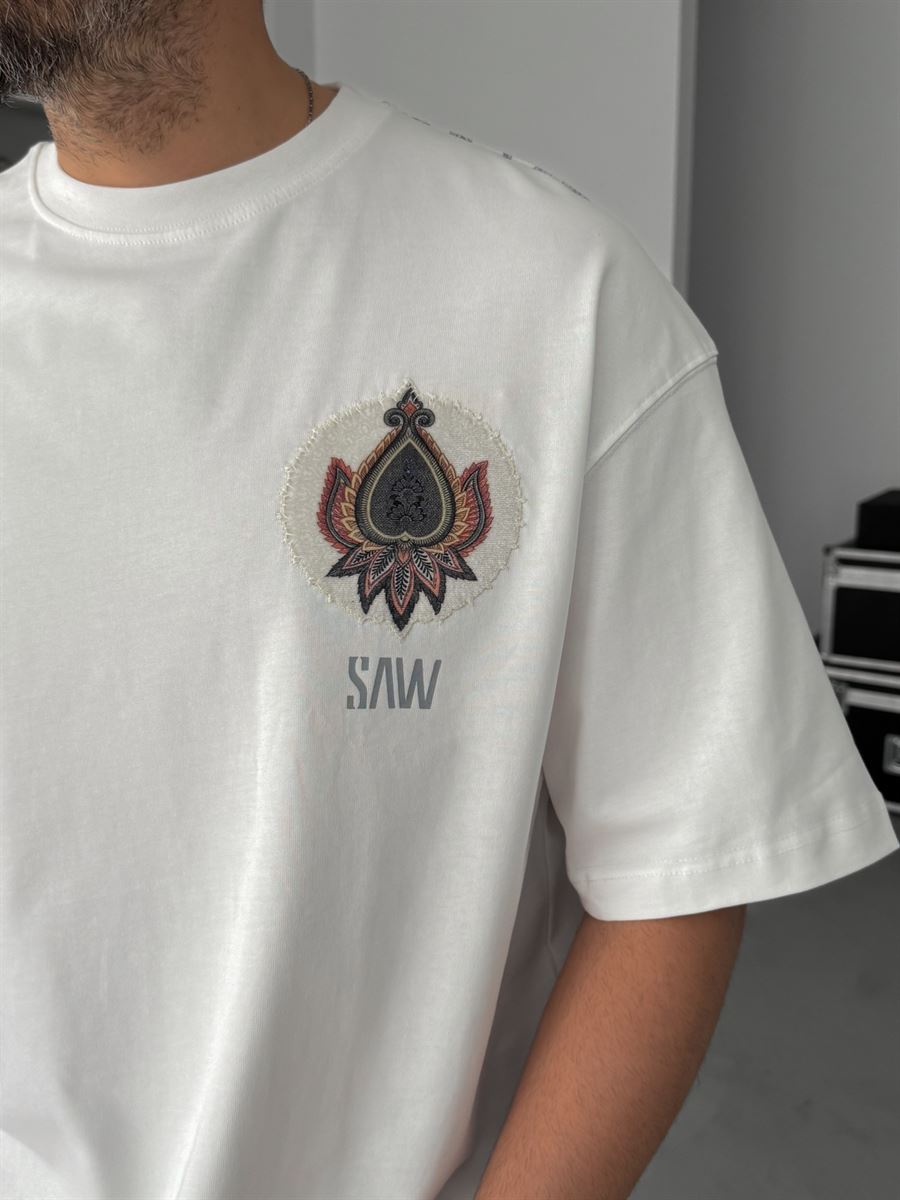 White Embroidered Carpet Patch Oversize T-Shirt SW-5112