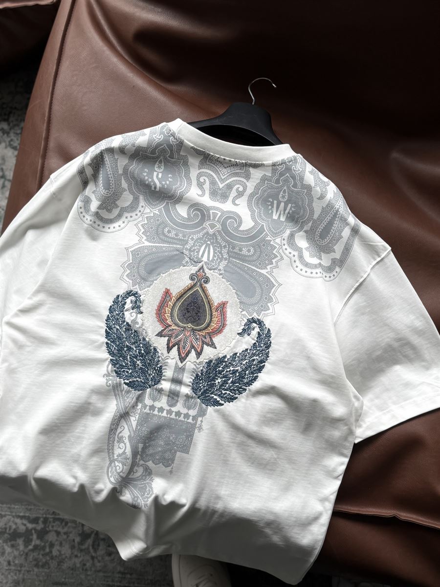 White Embroidered Carpet Patch Oversize T-Shirt SW-5112