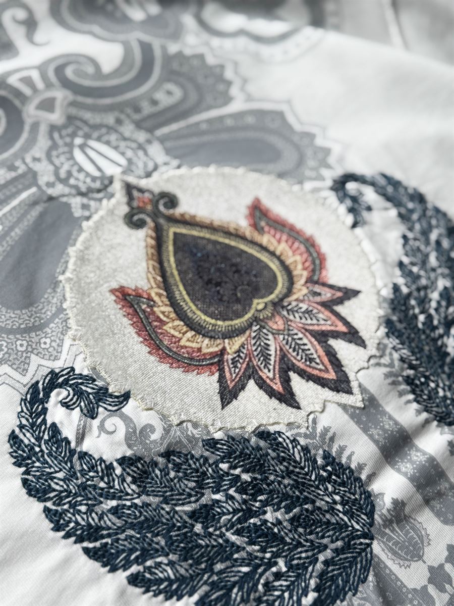 White Embroidered Carpet Patch Oversize T-Shirt SW-5112
