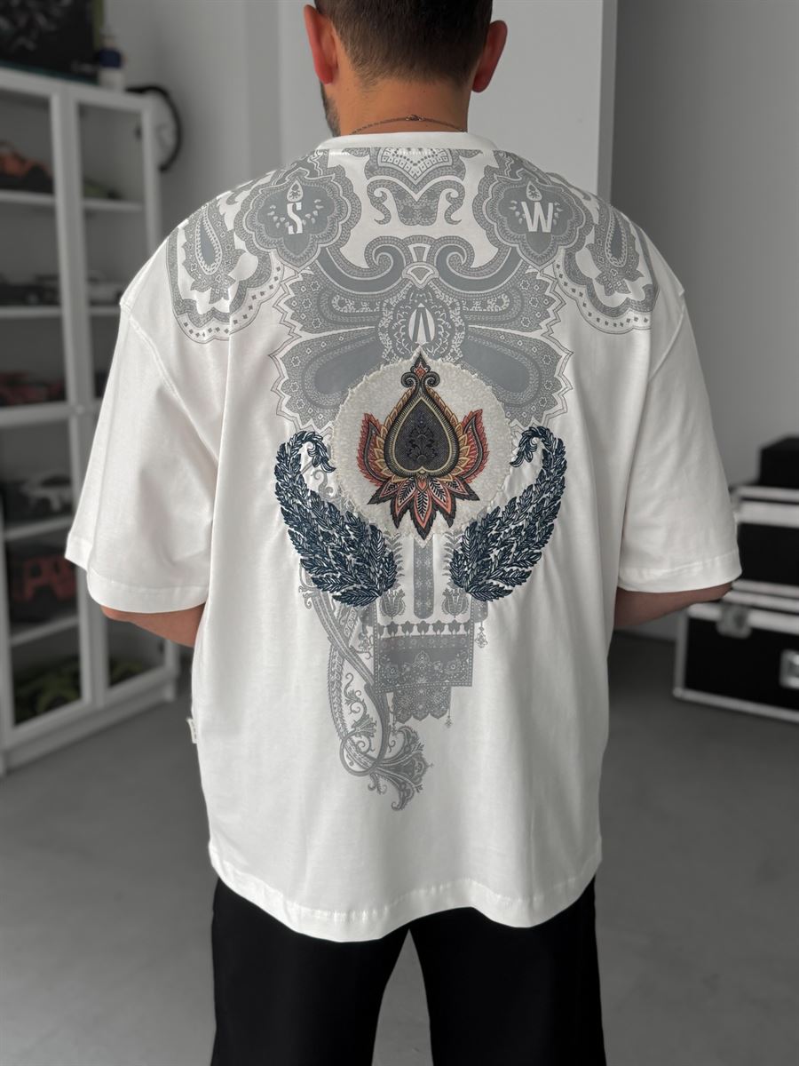 White Embroidered Carpet Patch Oversize T-Shirt SW-5112