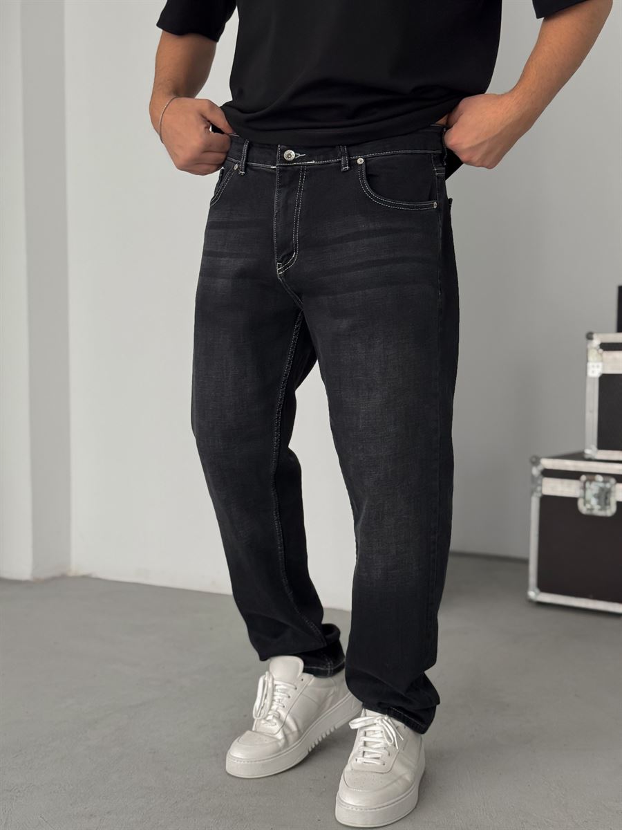 Black Stitched Regular Fit Jeans KE-1119