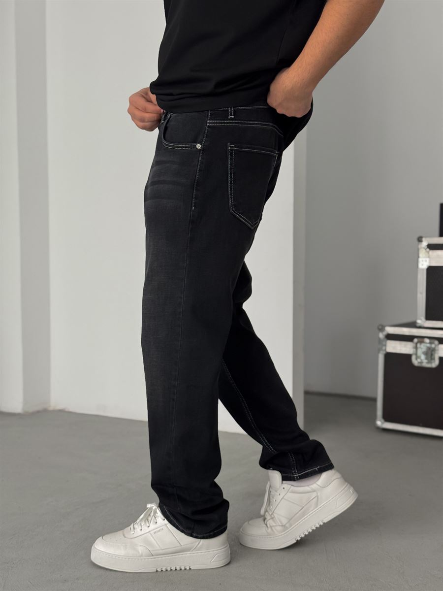 Black Stitched Regular Fit Jeans KE-1119