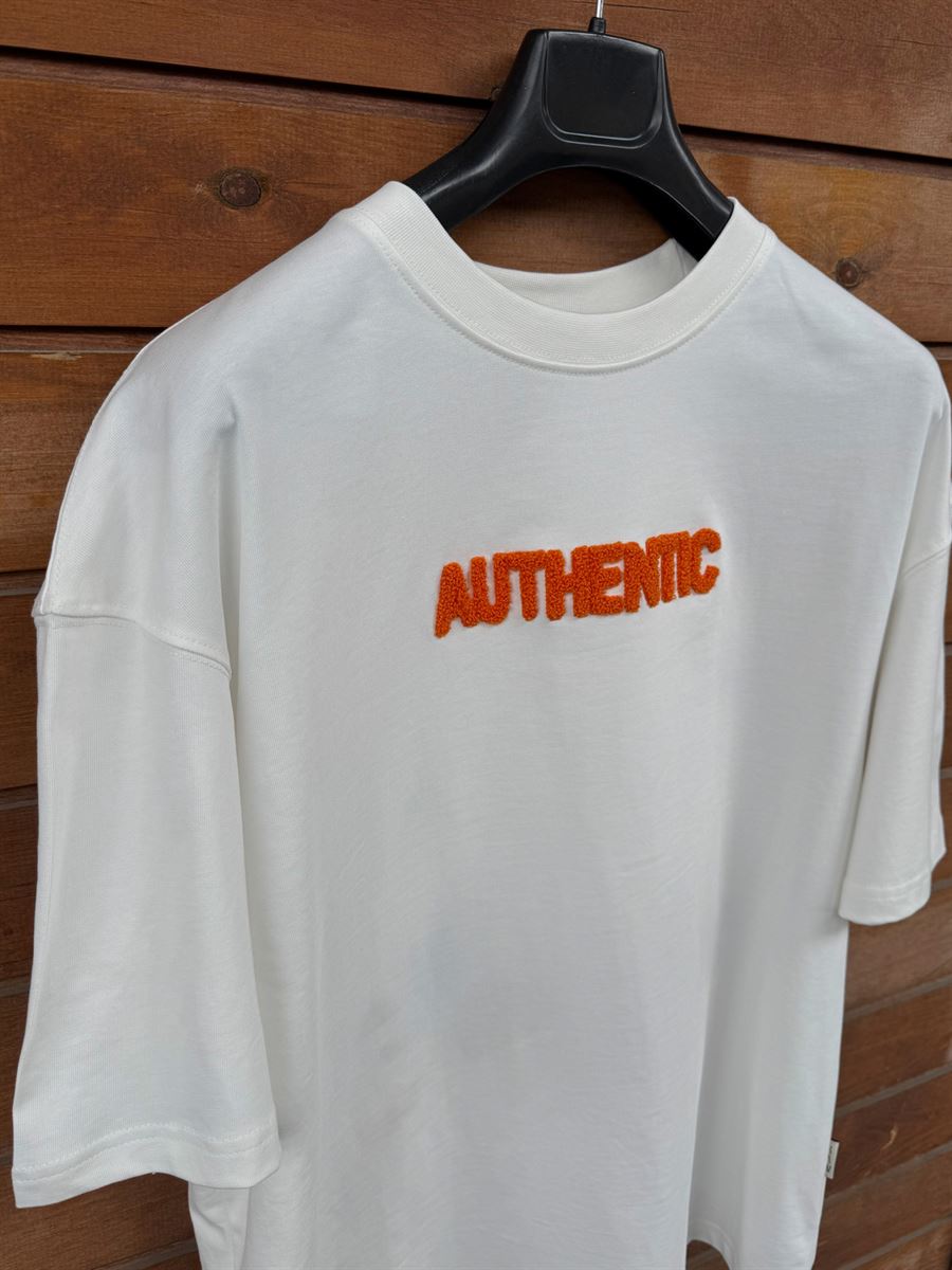 White Authentic Embroidered Oversize T-Shirt SW-5079
