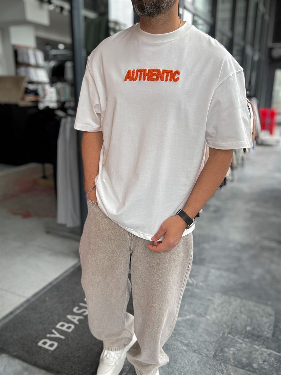 White Authentic Embroidered Oversize T-Shirt SW-5079