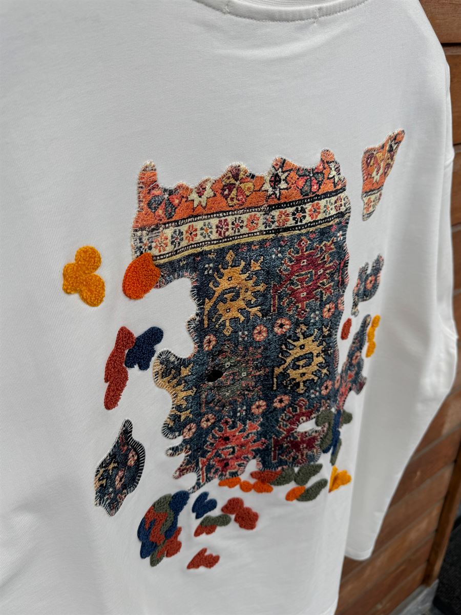 White Authentic Embroidered Oversize T-Shirt SW-5079