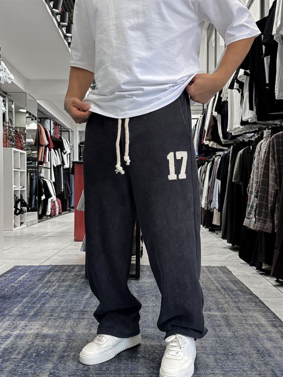 Black 17 Embroidered Washed Straight Leg Sweatpants ES-80-50