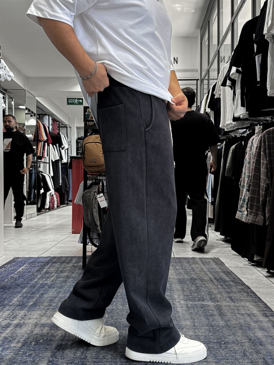 Black 17 Embroidered Washed Straight Leg Sweatpants ES-80-50