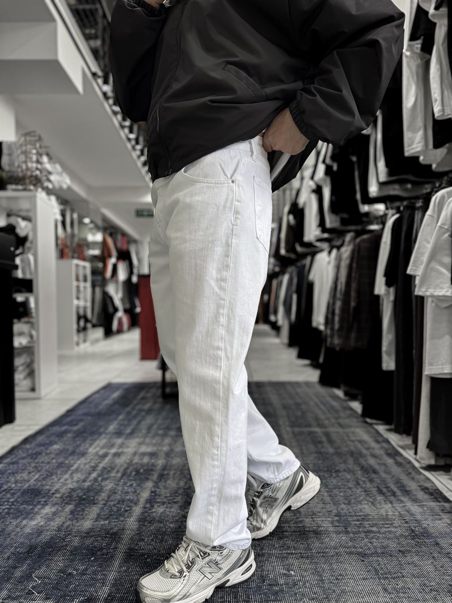 White Basic Baggy Jeans GJ-17156
