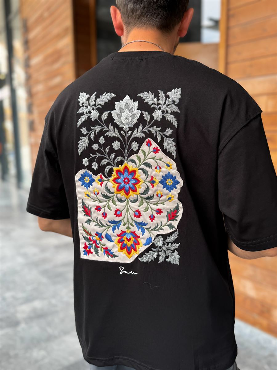 Black Oversize T-Shirt with Back Floral Embroidery SW-5173