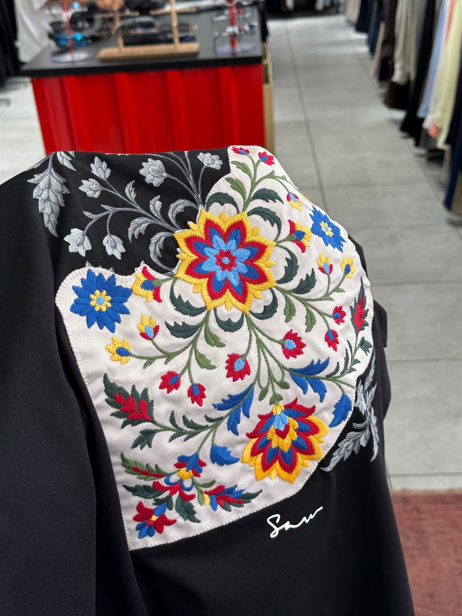 Black Oversize T-Shirt with Back Floral Embroidery SW-5173