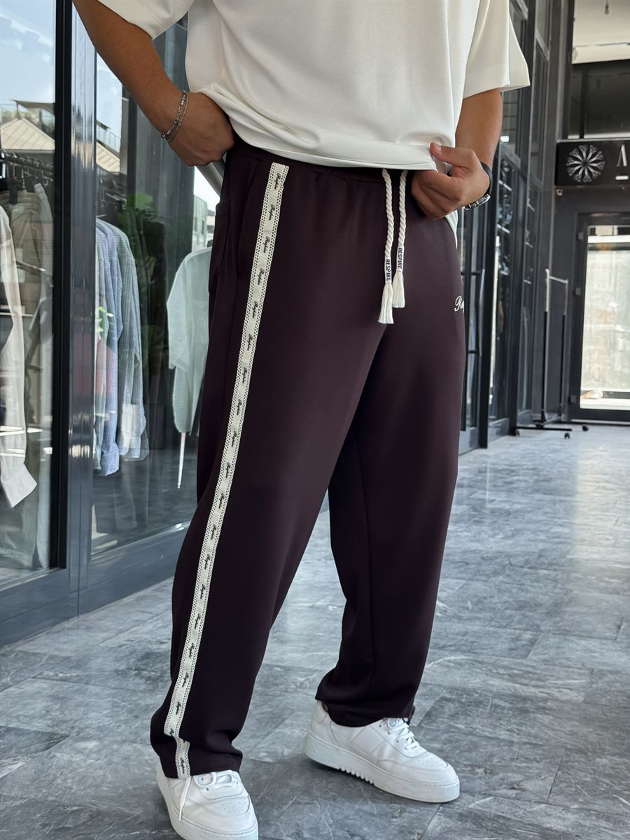 Coffee Side Embossed Pipe Leg Sweatpants RES-1134